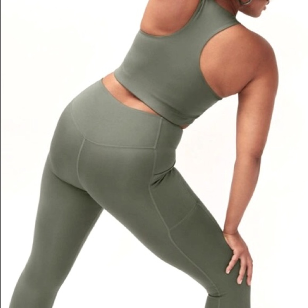 Girlfriend Collective Compressive Pocket Legging in Thyme